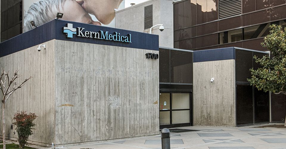 Kern Medical outside entrance