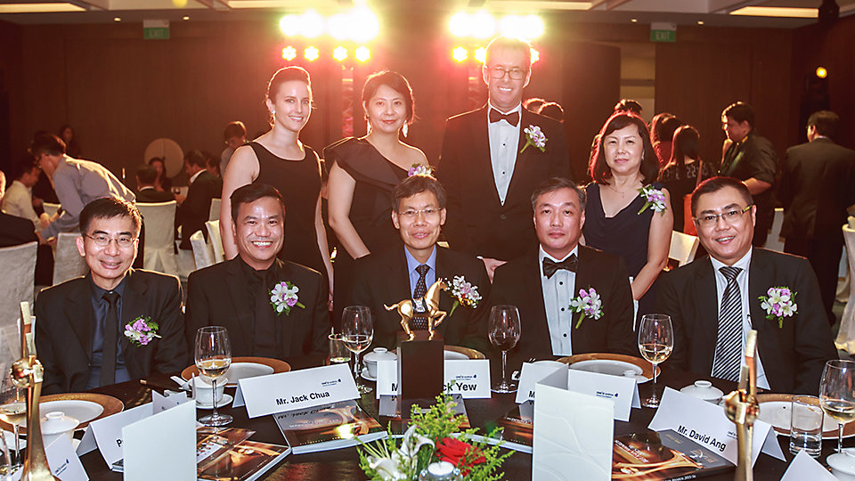 Interface Asia Pacific CEO and President with guest-of-honor, Lui Tuck Yew, and distinguished guests. Photo Credits - BEI Asia Awards 2016
