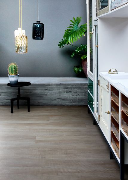 Level Set Woodgrains