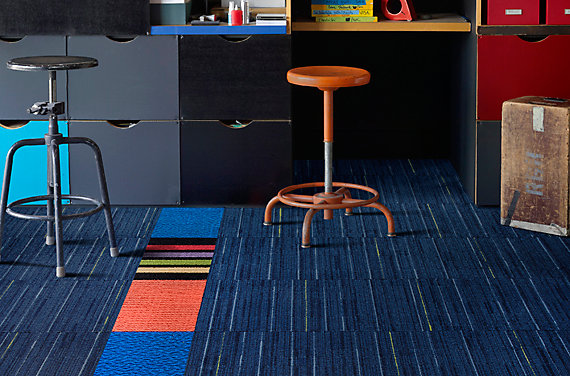 Diseña el piso de tu estudio con alfombra modular de Interface